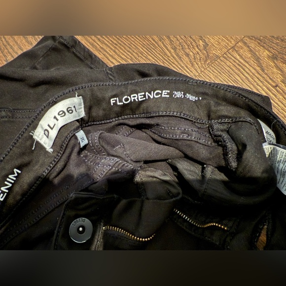 dl1961 Florence instasculpt cropped hail black Jean size 24 - Picture 4 of 5